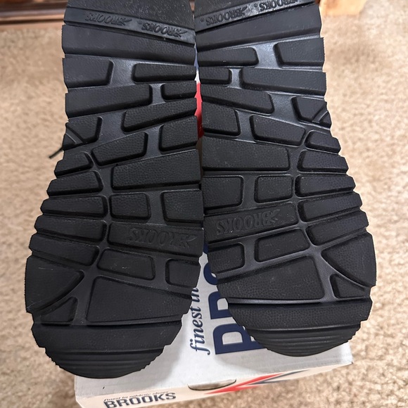Brooks Heritage Women’s Chariot Black Sneakers 7B (M) - Picture 5 of 10